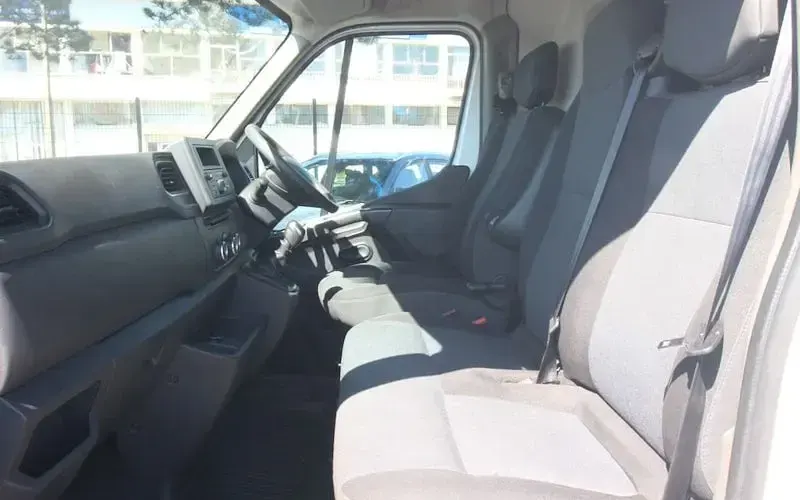 Used Nissan NV400 Tekna 135 HP (99 kW) 2020 White Van