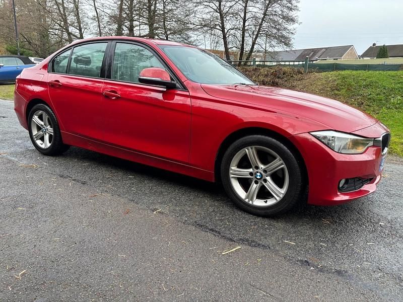 Used BMW 320 2013 Red Sedan