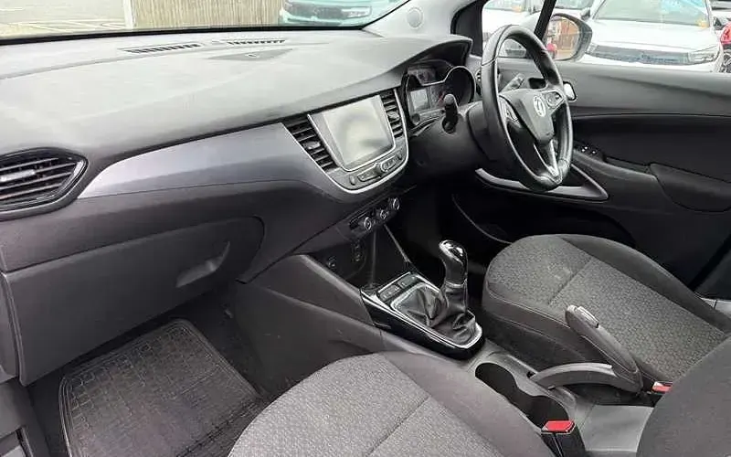 Used Vauxhall Crossland X S 110 HP (80 kW) 2018 Silver SUV
