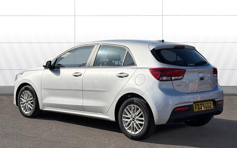 Used Kia Rio 101 HP (74 kW) 2022 Silver Hatchback