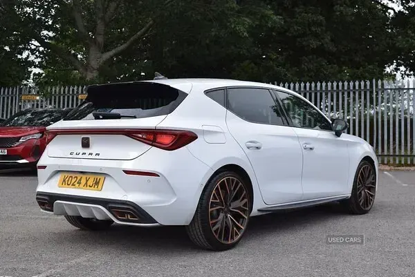 Used Cupra Leon VZ2 245 HP (180 kW) 2024 White Hatchback