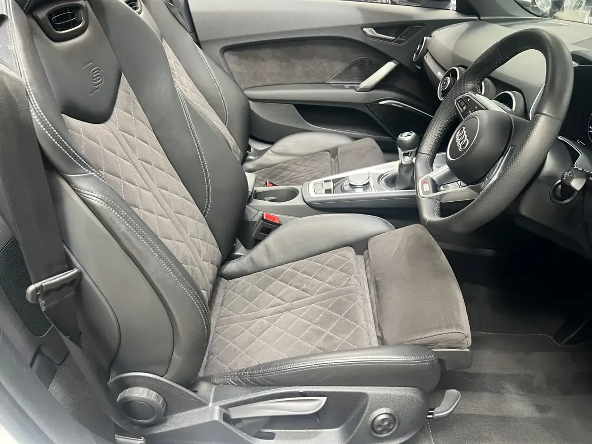 Used Audi TT Black Edition 180 HP (132 kW) 2017 White Coupe