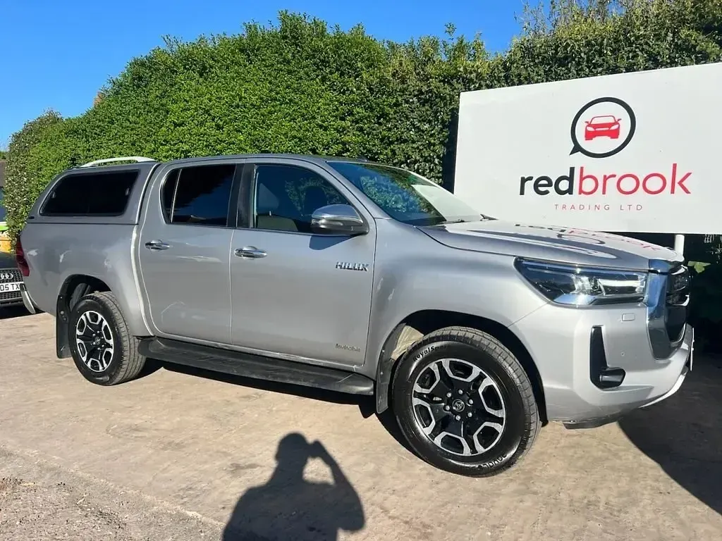 Usado Toyota HiLux 2021 Prateado Pickup