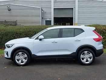 New Volvo XC40 Core 163 HP (119 kW) 2025 Blue SUV
