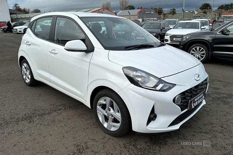Used Hyundai i10 SE 84 HP (61 kW) 2021 White Hatchback