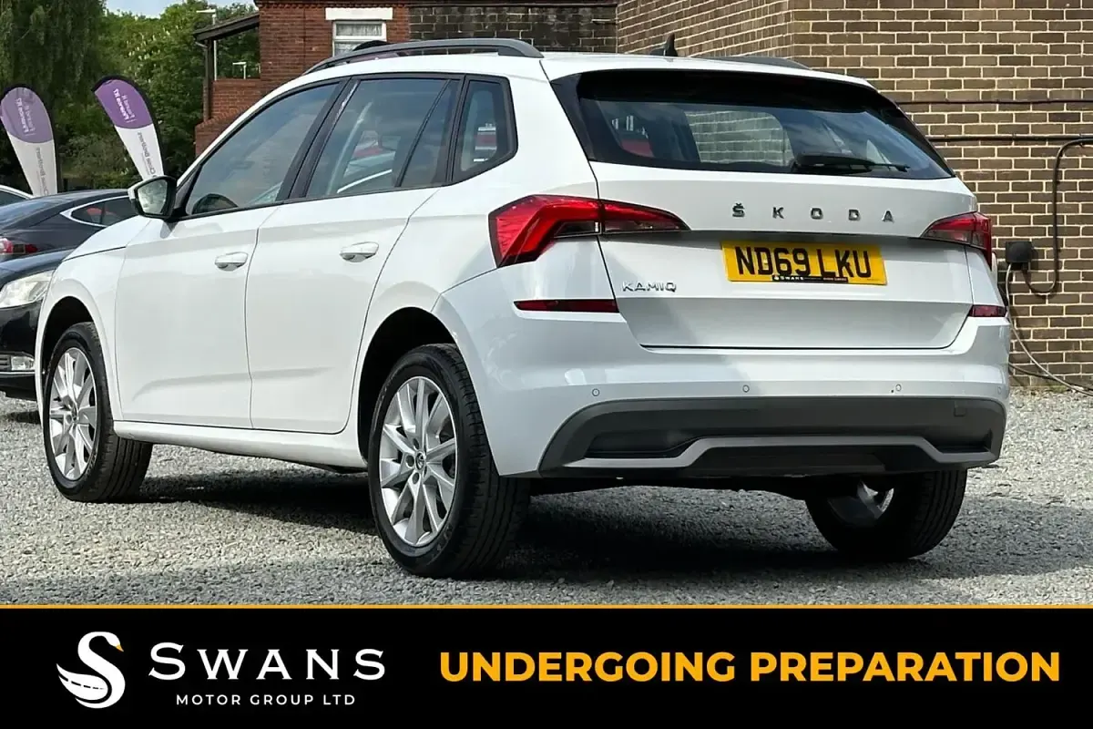 Used Skoda Kamiq SE 95 HP (69 kW) 2019 White SUV
