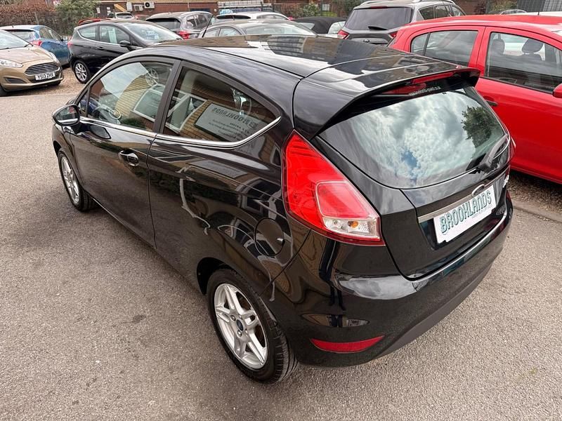 Used Ford Fiesta Zetec 82 HP (60 kW) 2013 Panther black Hatchback