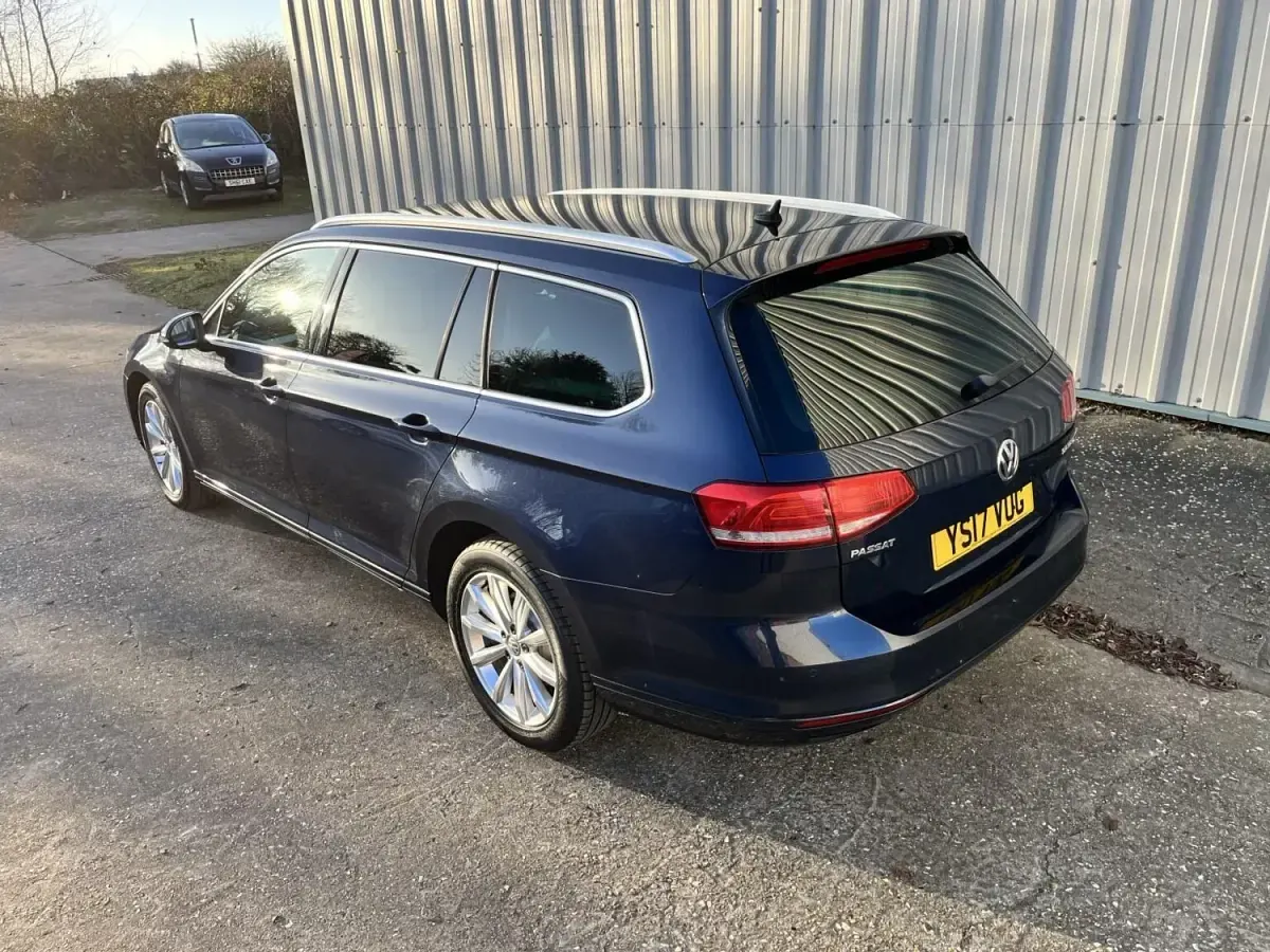 Usado VW Passat Business 150 HP (110 kW) 2017 Azul Carrinha