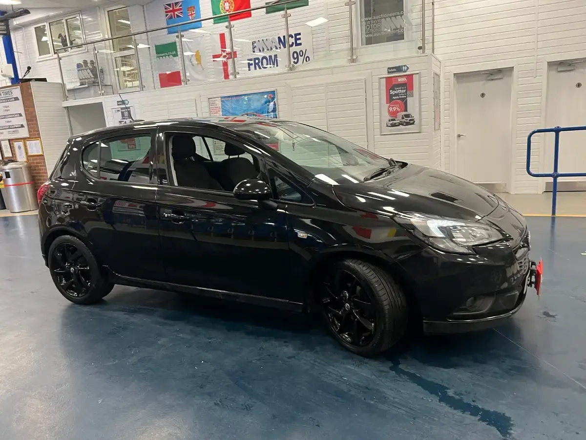 Used Vauxhall Corsa SRi 90 HP (66 kW) 2019 Black Hatchback