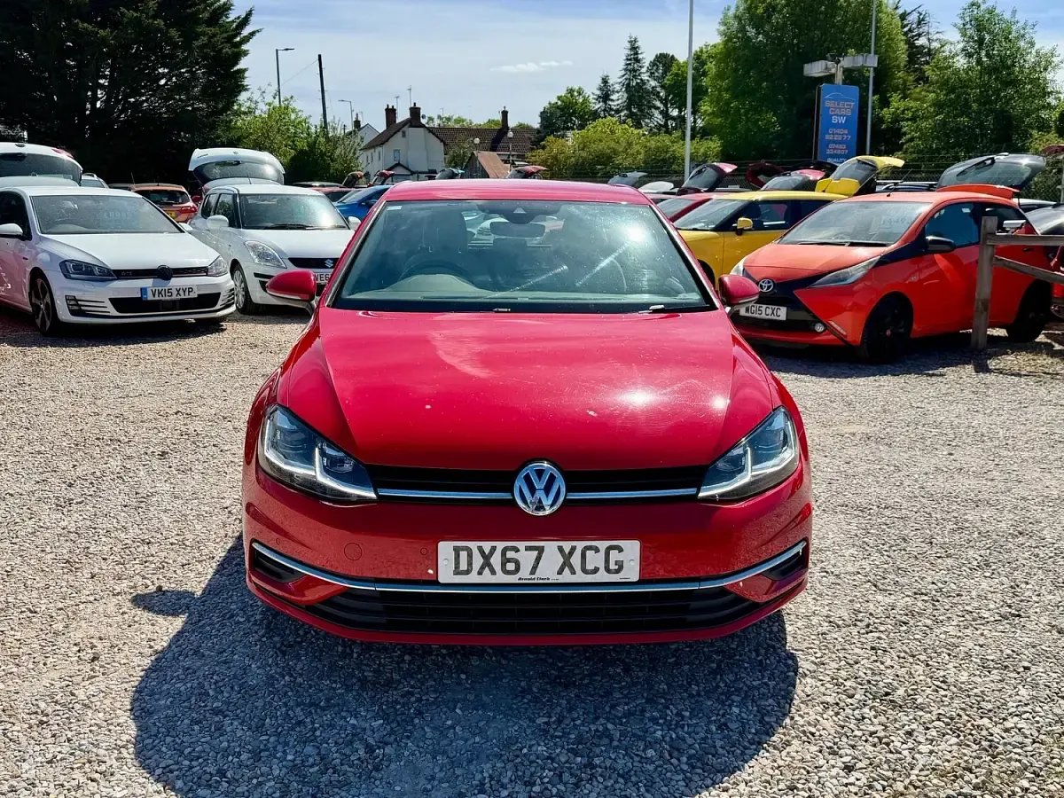 Used VW Golf VII SE 2017 Red Hatchback
