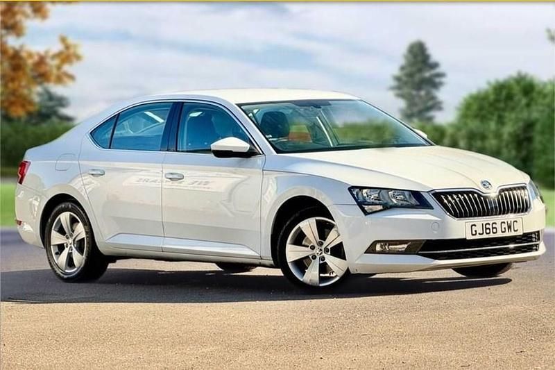 White Used 2016 Skoda Superb SE Hatchback | £9,495 (Fair price) - Image 1/1