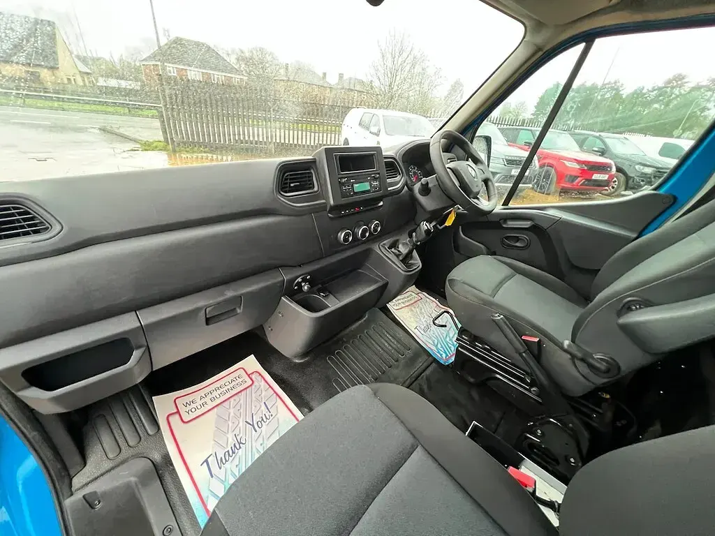 Used Renault Master Business 2021 Blue Van