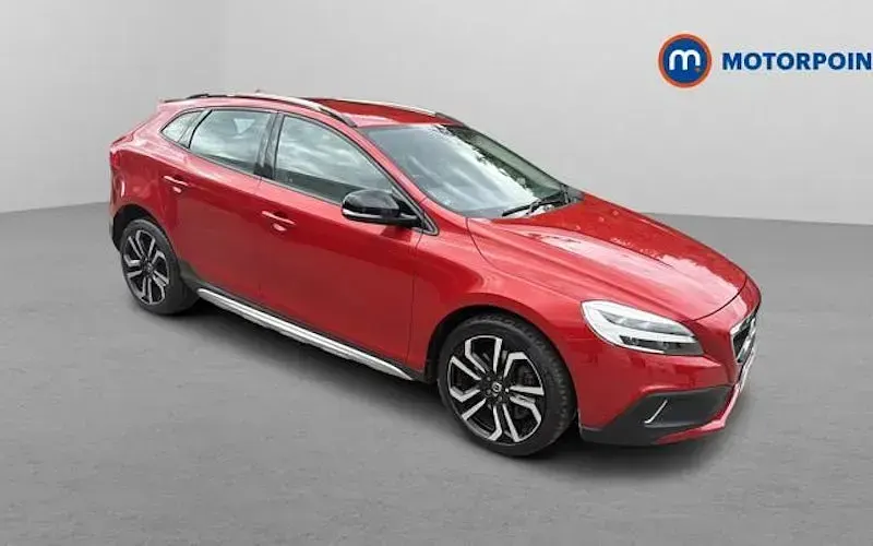 Used Volvo V40 Pro 152 HP (111 kW) 2019 Hatchback