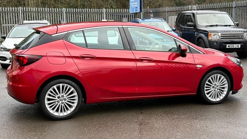Used Vauxhall Astra Elite 145 HP (106 kW) 2019 Red Hatchback
