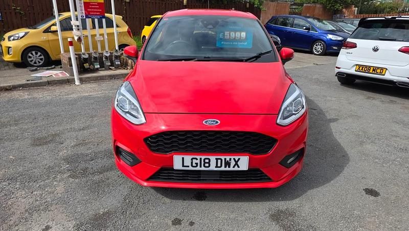 Usado Ford Fiesta ST-Line 140 HP (102 kW) 2018 Vermelho Citadino