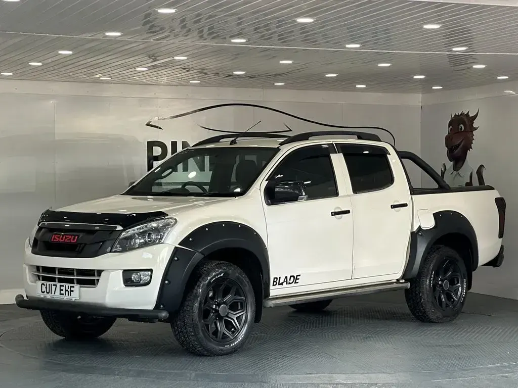 Used Isuzu Pick up 161 HP (118 kW) 2017 White Pickup