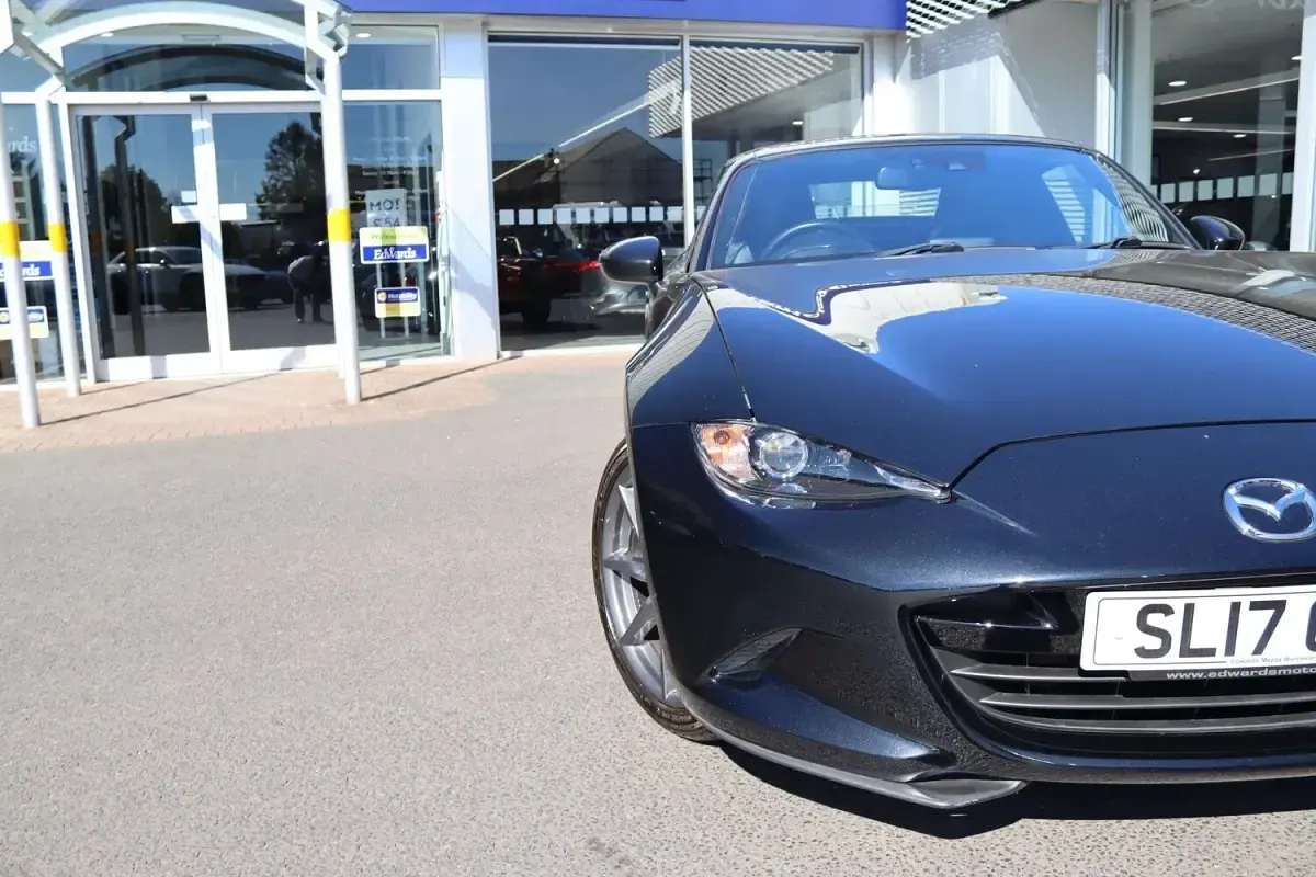 Used Mazda MX5 Inclusive 160 HP (117 kW) 2017 Black Cabriolet