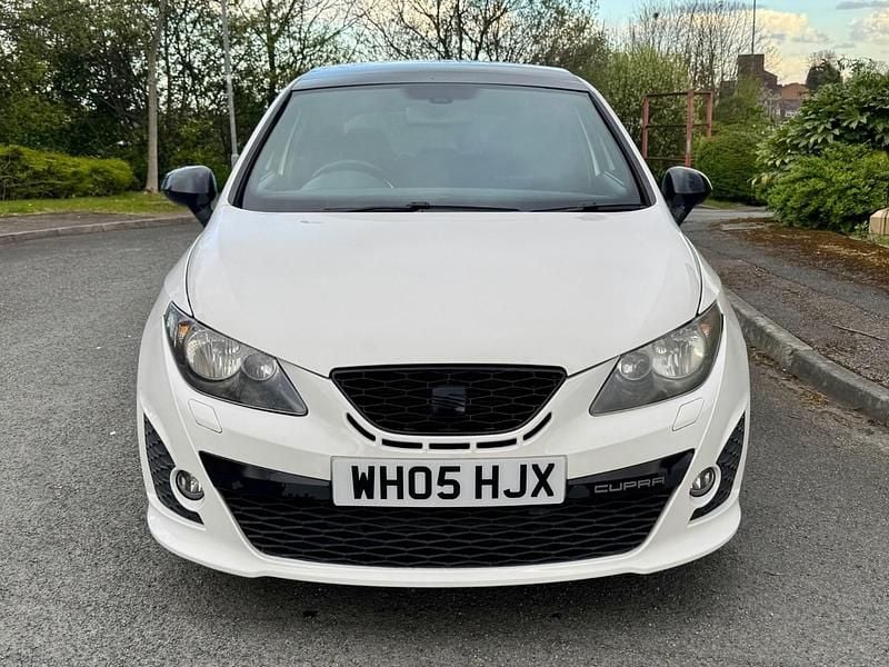 Begagnad Seat Ibiza CUPRA 2010 Vit Halvkombi