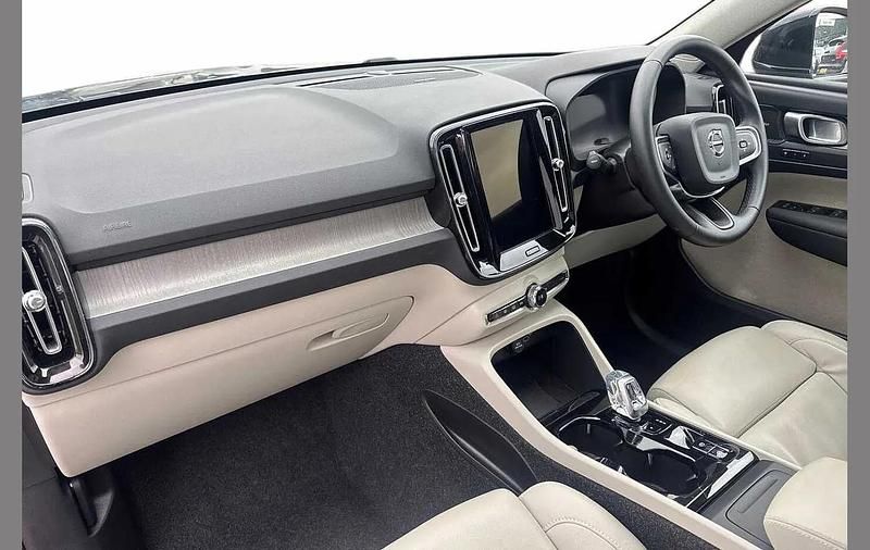 Used Volvo XC40 Ultra 163 HP (119 kW) 2025 Black SUV