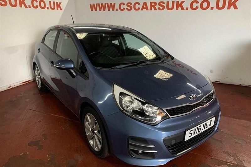 Used Kia Rio 107 HP (78 kW) 2016 Blue Hatchback