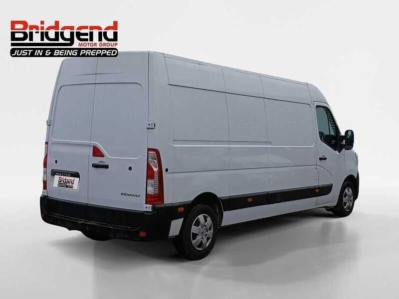 Used Renault Master Business 2023 White MPV