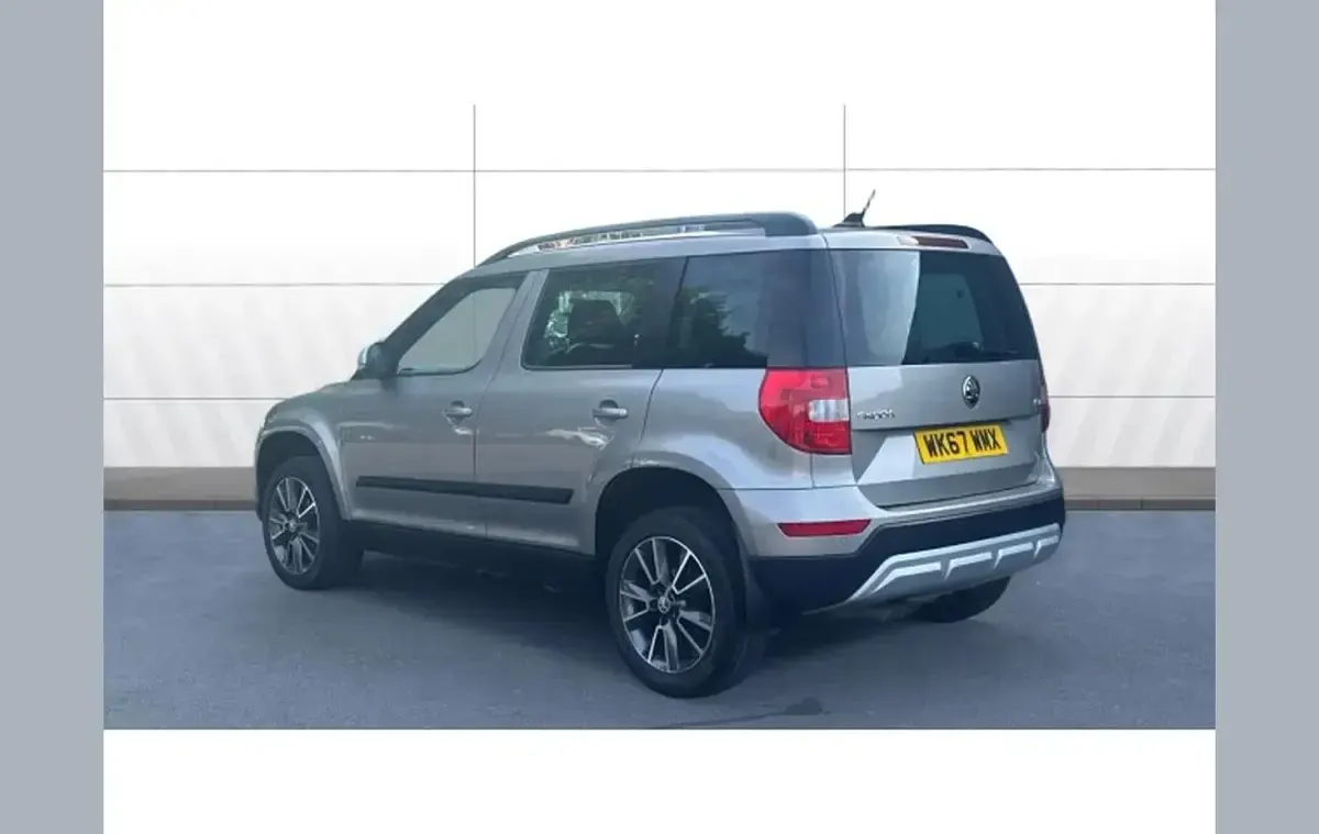 Used Skoda Yeti Outdoor SE Drive 110 HP (80 kW) 2017 Beige SUV
