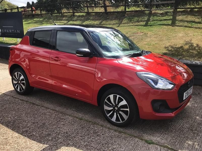 Usado Suzuki Swift SZ5 90 HP (66 kW) 2018 Vermelho Citadino