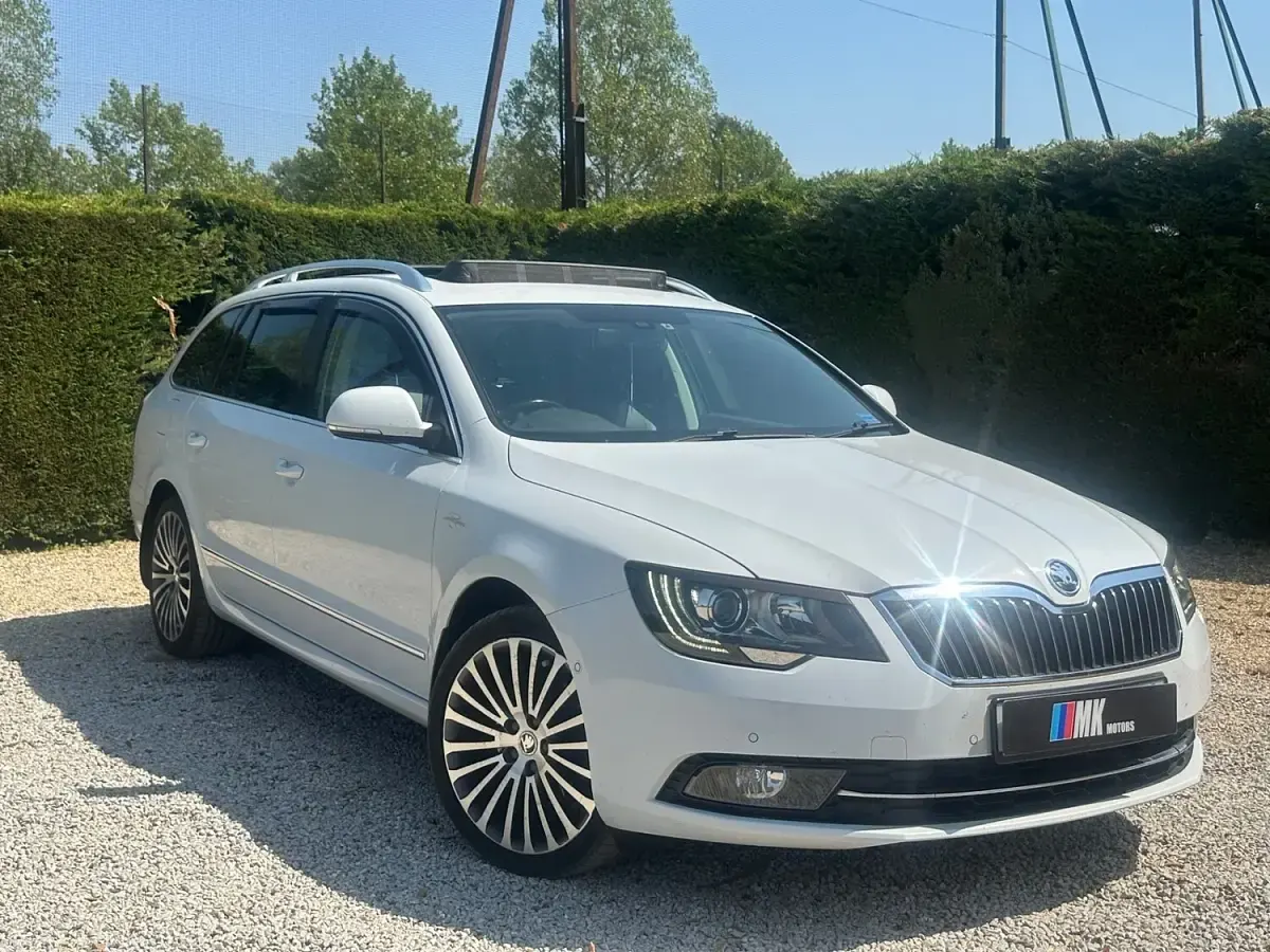 Used Skoda Superb 2015 White Estate