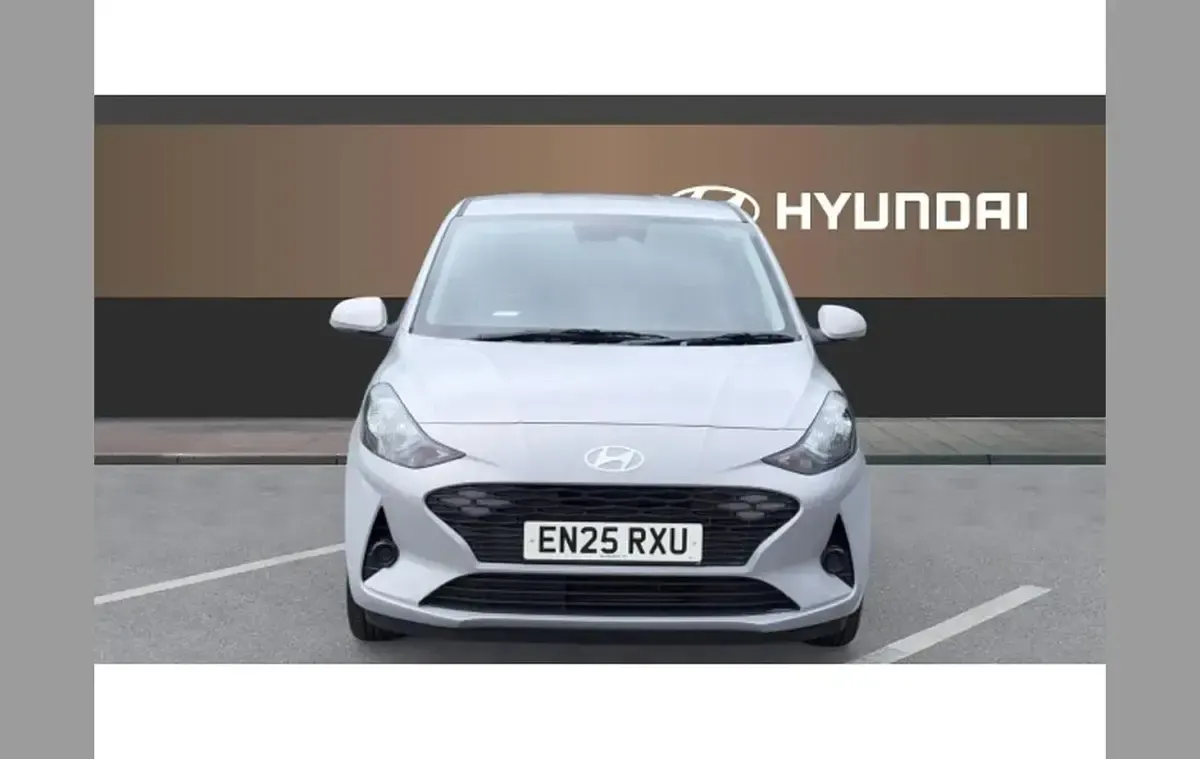Used Hyundai i10 Advanced 61 HP (44 kW) 2025 Grey Hatchback