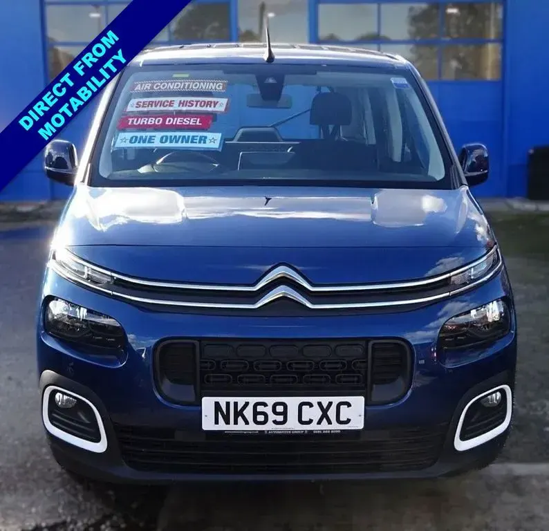 Used Citroën Berlingo Feel 101 HP (74 kW) 2019 Blue MPV