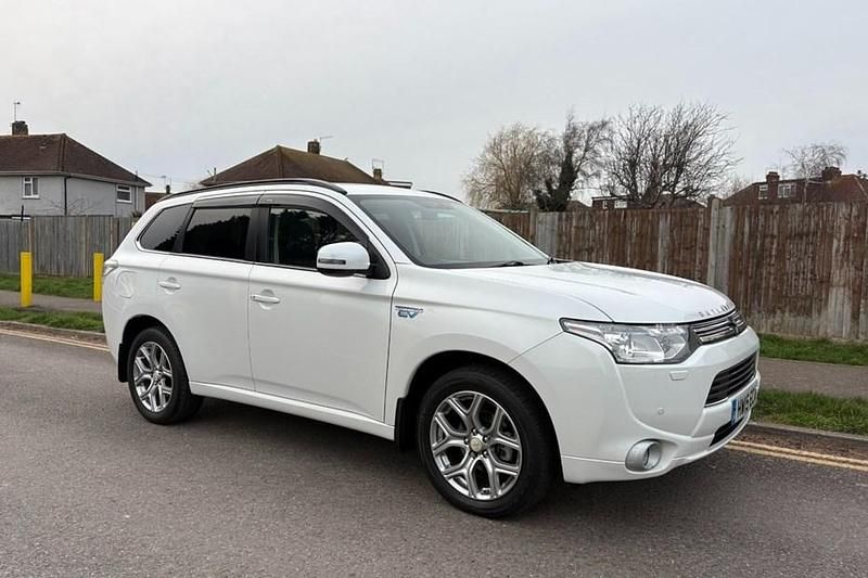 Used Mitsubishi Outlander P-HEV 2015