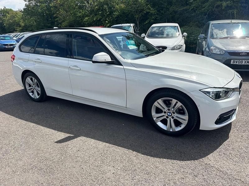 White Used 2018 BMW 318 Sport Line Estate | £11,995 (Good price) - Image 1/4