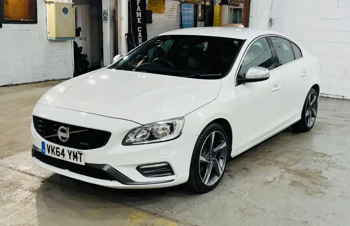 Usado Volvo S60 R-Design 136 CV (100 kW) 2014 Blanco Berlina
