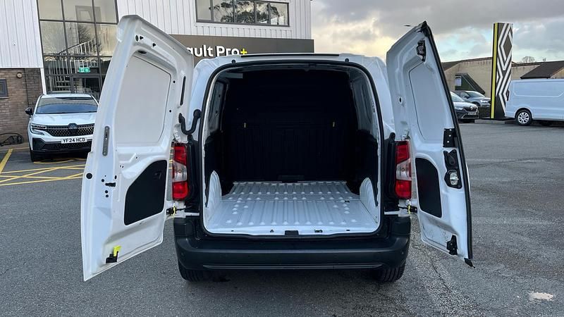 Used Citroën Berlingo PureTech 110 HP (80 kW) 2021 MPV