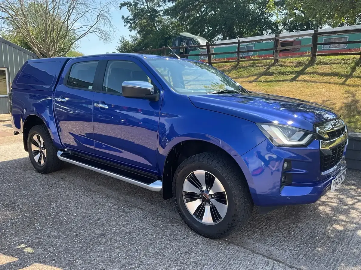 Used Isuzu D-Max 2022 Blue Pickup