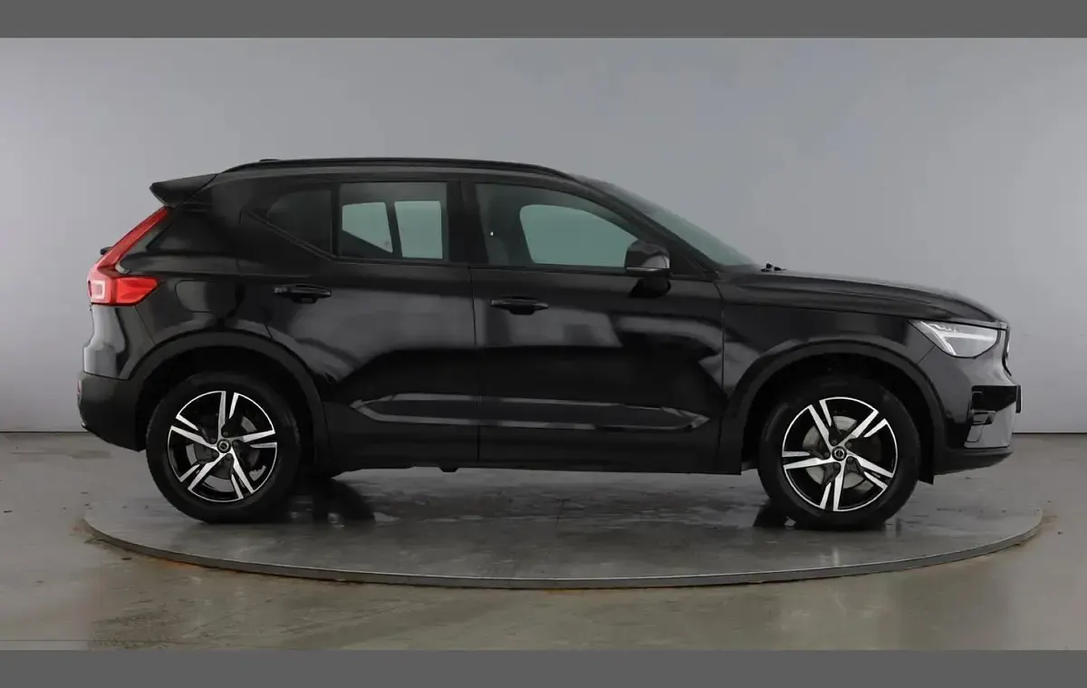 Used Volvo XC40 Plus 161 HP (118 kW) 2024 Black SUV