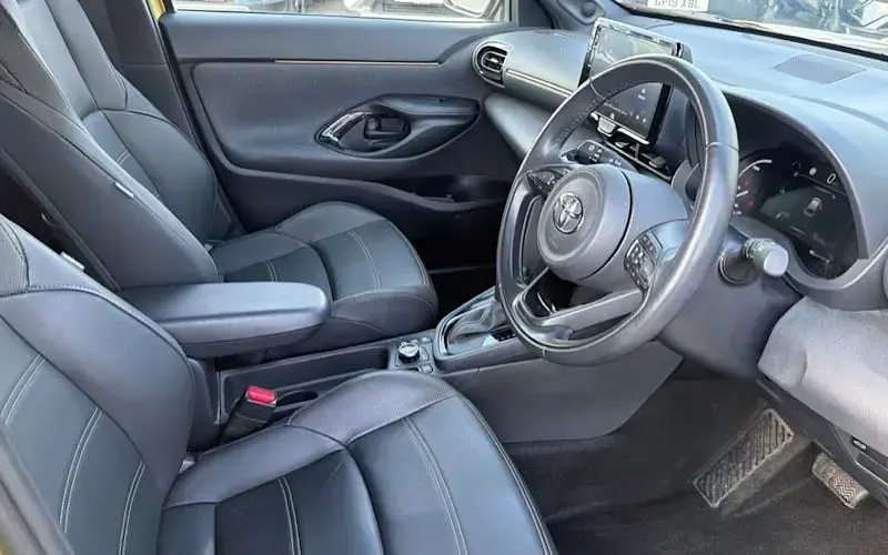 Used Toyota Yaris Cross Edition 116 HP (85 kW) 2022 Yellow SUV