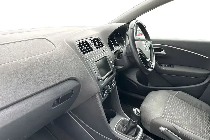 Used VW Polo SE 59 HP (43 kW) 2014 Reflex silver Hatchback