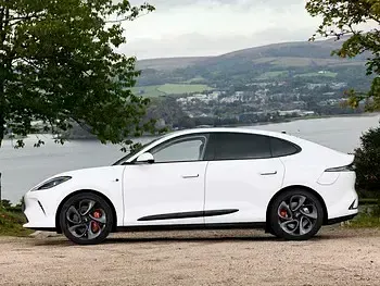 New MG IM6 Performance 553 kW (752 HP) 2026 White SUV