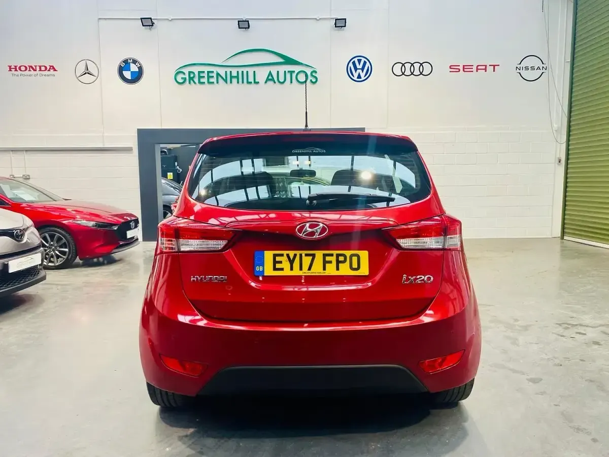Used Hyundai ix20 SE 125 HP (91 kW) 2017 Red Hatchback