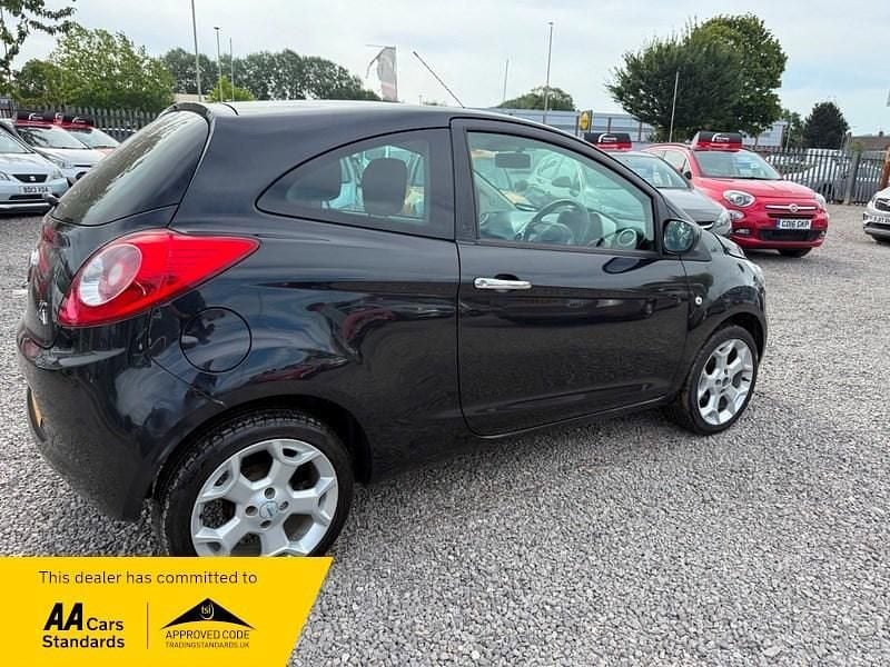 Używany Ford Ka Titanium 69 KM (50 kW) 2012 Czarny Hatchback