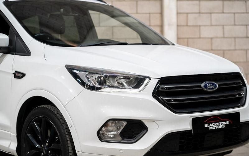 Used Ford Kuga ST-Line 150 HP (110 kW) 2018 White SUV