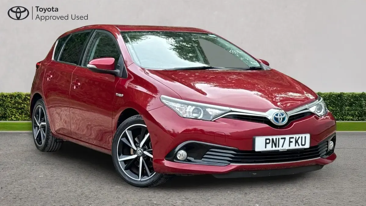Used Toyota Auris Hybrid Design 136 HP (100 kW) 2017 Hatchback