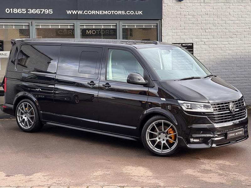Begagnad VW Transporter Highline 150 HK (110 kW) 2023 Svart Van