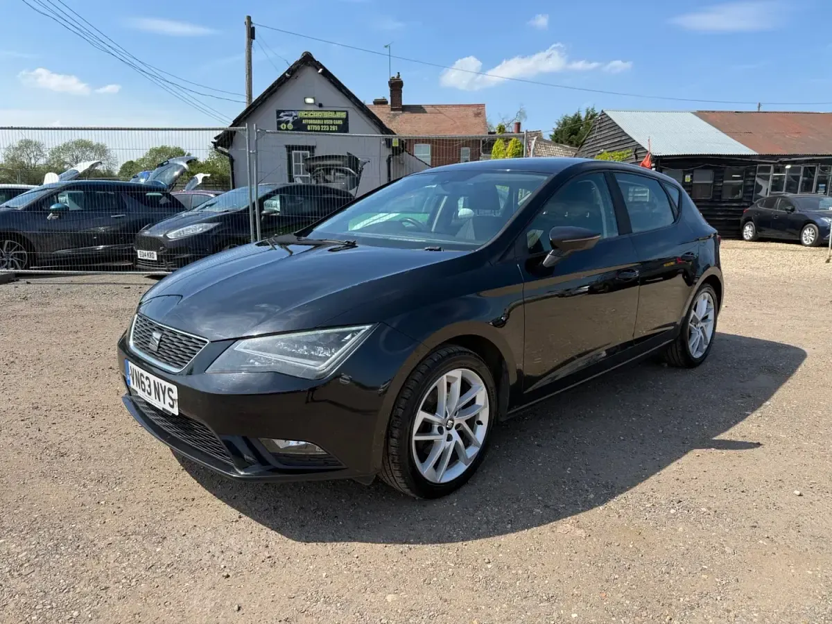 Second-hand Seat Leon SE 105 CP (77 kW) 2013 Negru Hatchback