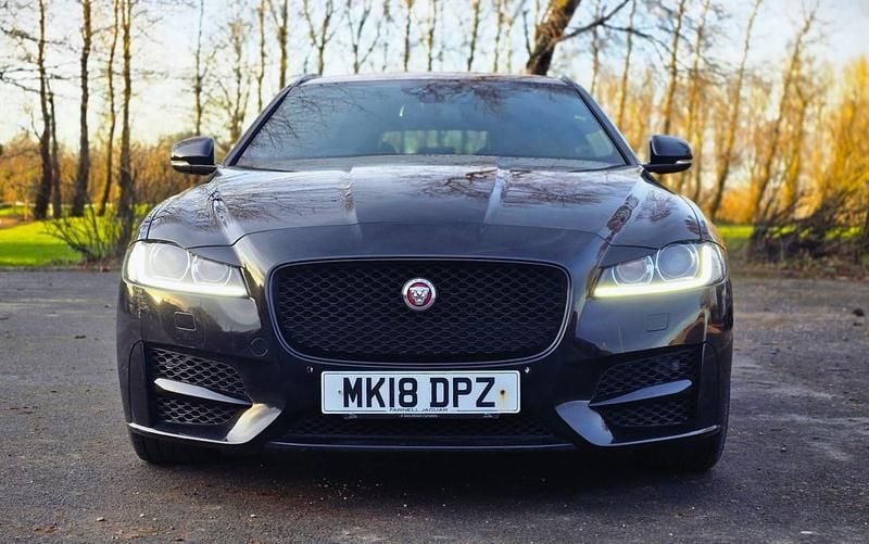 Used Jaguar XF Sportbrake R-Sport 180 HP (132 kW) 2018 Black Estate