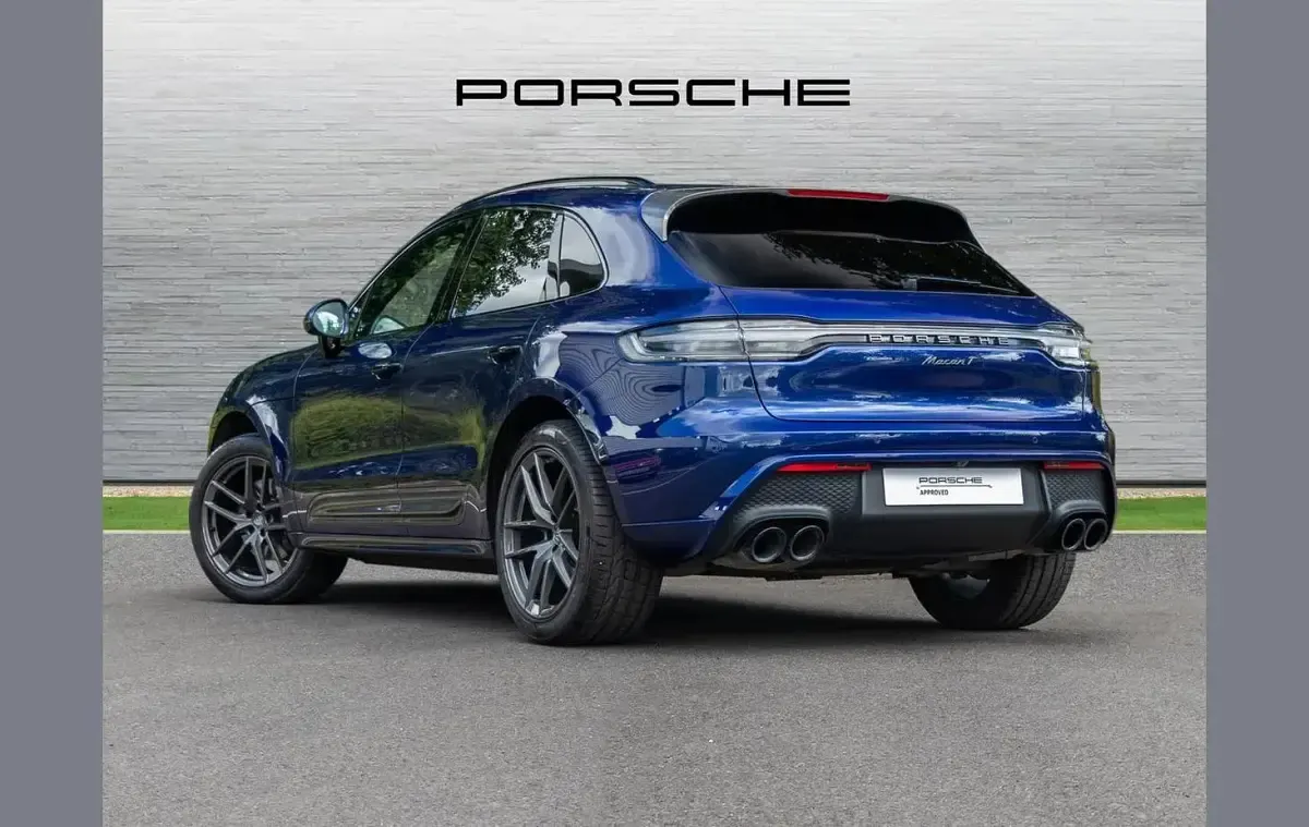 Used Porsche Macan 261 HP (191 kW) 2024 Blue SUV