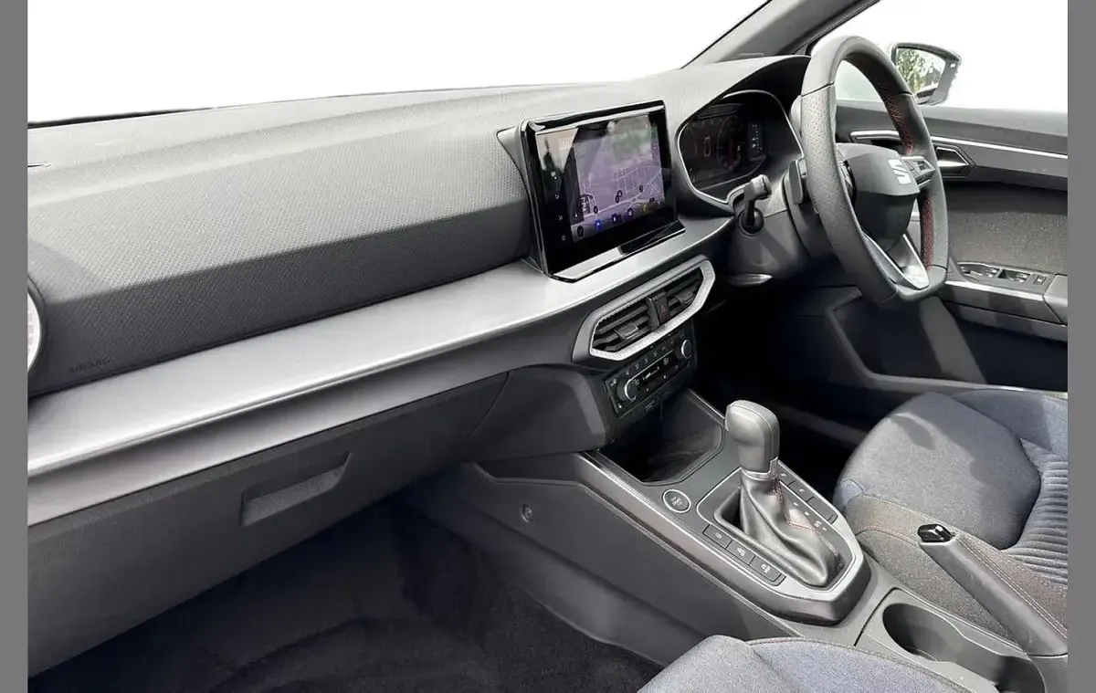 New Seat Arona Black Edition 113 HP (83 kW) 2025 White SUV
