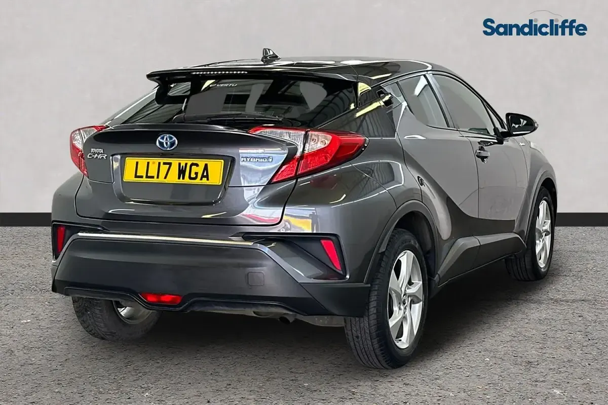 Używany Toyota C-HR 122 KM (89 kW) 2017 Szary SUV