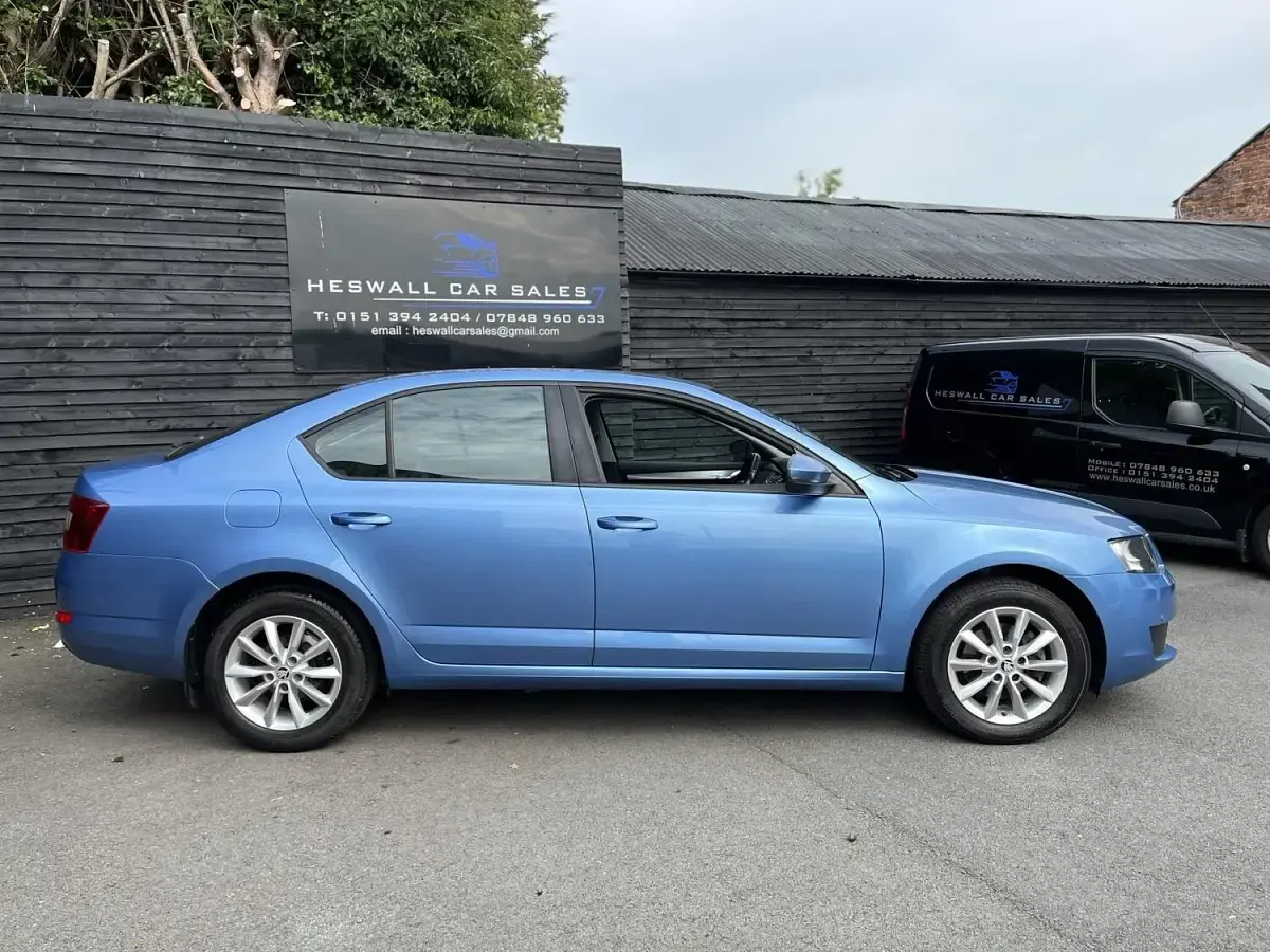 Used Skoda Octavia 105 HP (77 kW) 2013 Blue Hatchback